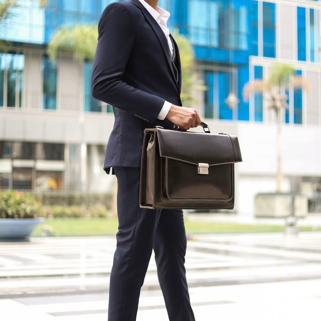 brown businessman laptop bag